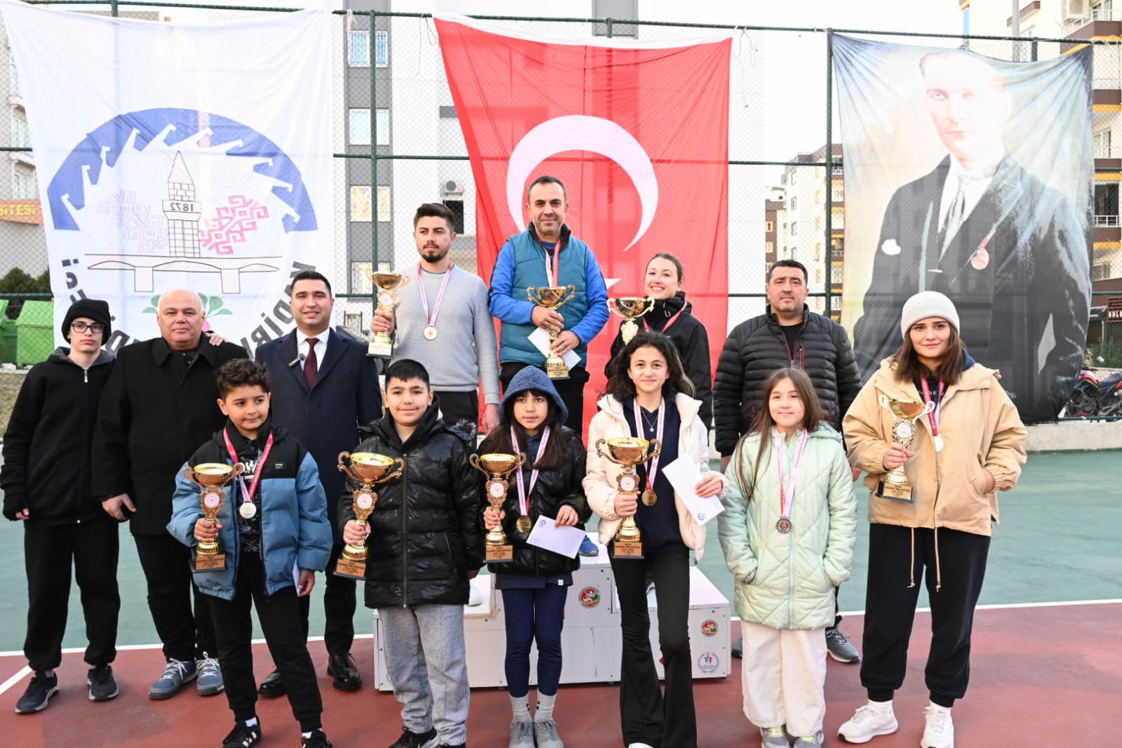 Kadirli’de Kurtuluş Bayramı Spor Turnuvalarında Şampiyonlara Ödül (5)