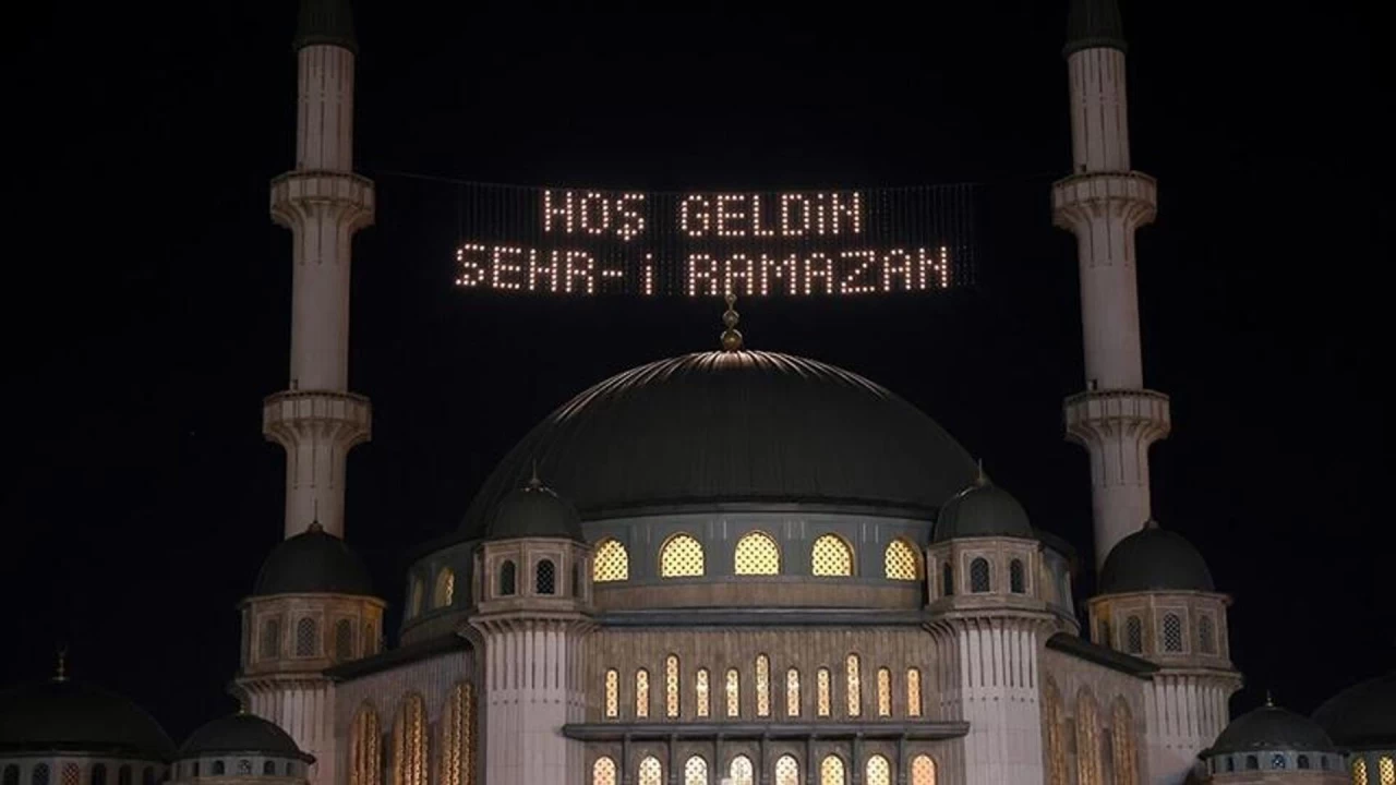 Türkiye'de Ramazan Ayı İbadet, Birlik Ve Yardımlaşmanın Doruğu (3)