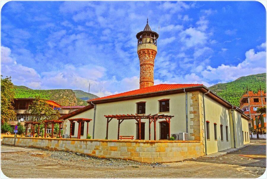 Ağçabey Camii Bahçe