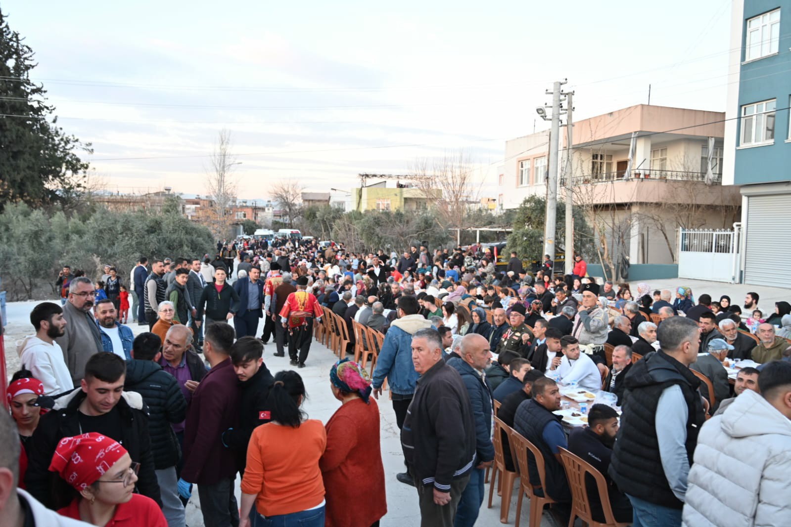 Kadirli'de Cengiz Topel Mahallesi’nde Gönül Sofrası Kuruldu (4)