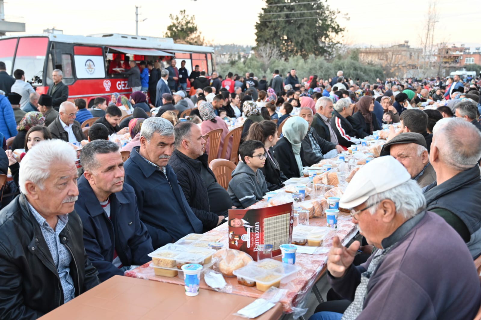 Kadirli'de Cengiz Topel Mahallesi’nde Gönül Sofrası Kuruldu (8)