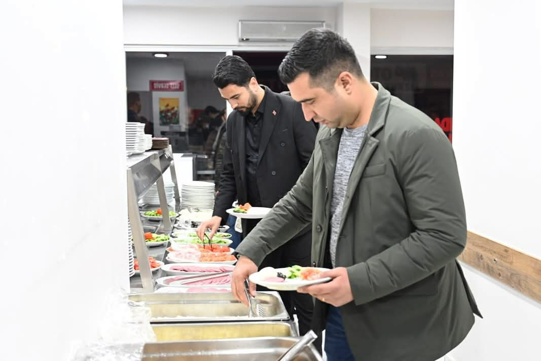 Mustafa Mert Olcar'dan Gençlere Sahur Programı (1)
