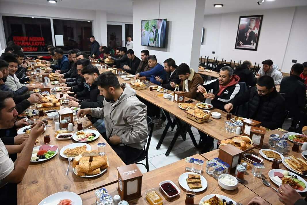 Mustafa Mert Olcar'dan Gençlere Sahur Programı (4)