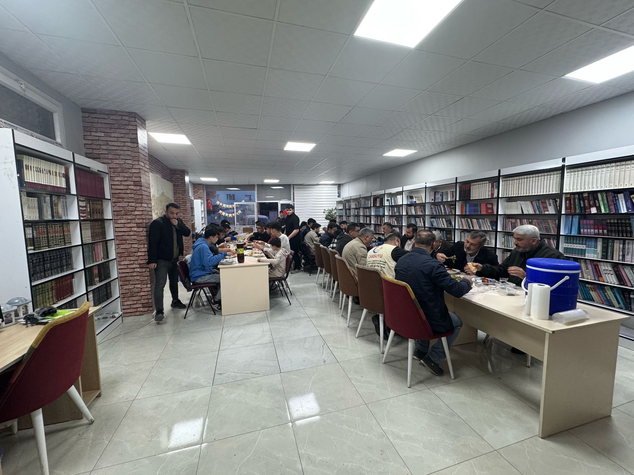 Osmaniye Anadolu Gençlik Derneği’nden Gençlere Özel İftar (3)