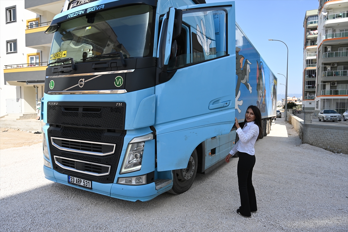 Tır Şoförü Kocasından Etkilenen Kadın Direksiyon Başına Geçti (10)