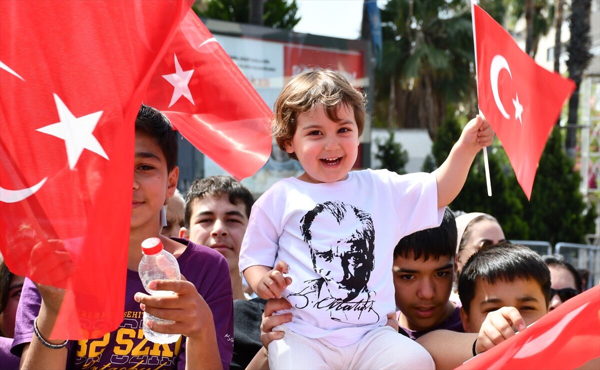 Adana, Mersin, Hatay Ve Osmaniye'de 23 Nisan Ulusal Egemenlik Ve Çocuk Bayramı Kutlandı