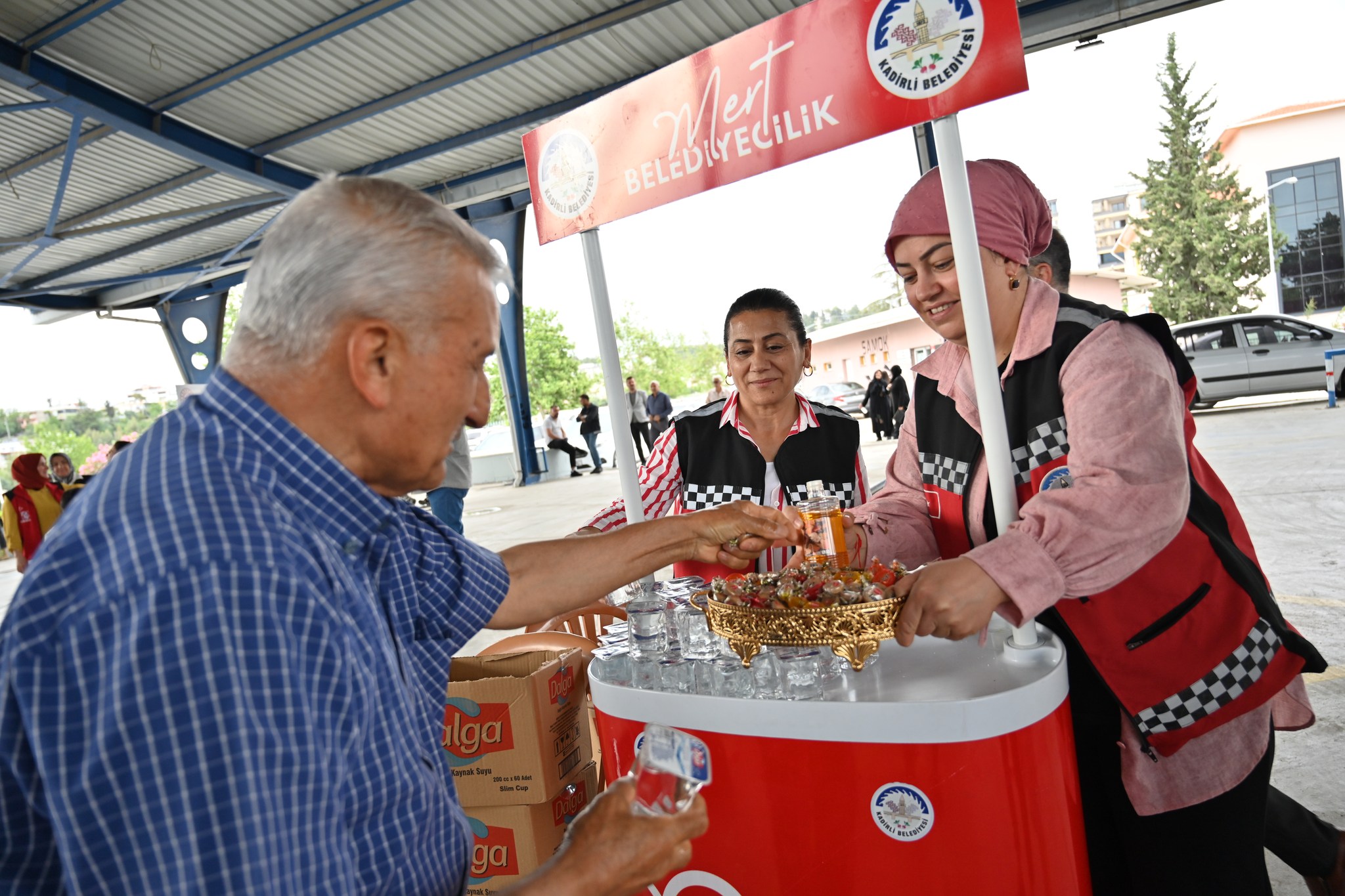 Kadirli’de Hacı Adayları Gözyaşlarıyla Uğurlandı (12)