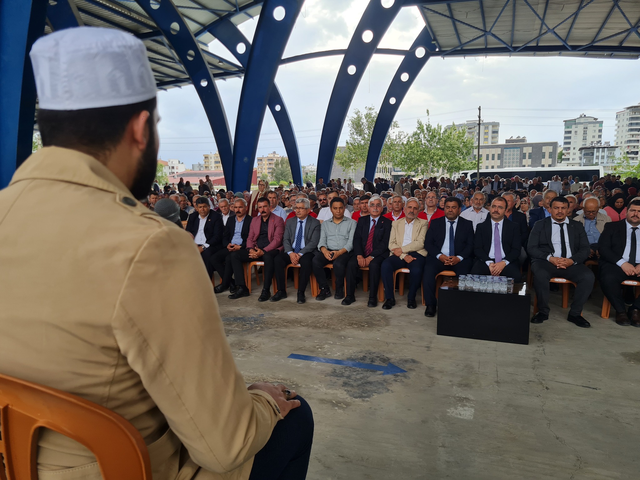 Kadirli’de Hacı Adayları Gözyaşlarıyla Uğurlandı (14)
