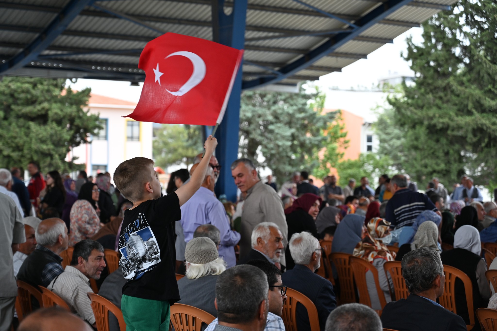 Kadirli’de Hacı Adayları Gözyaşlarıyla Uğurlandı (16)