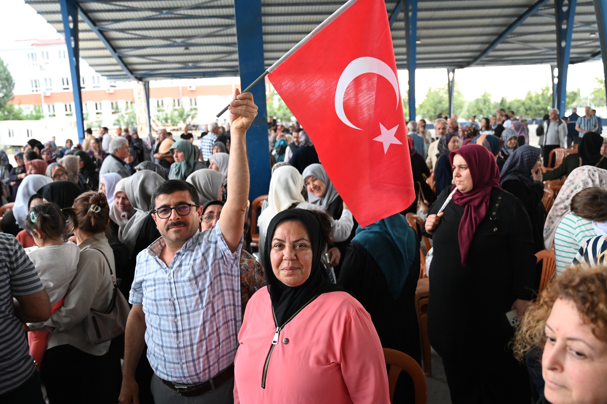 Kadirli’de Hacı Adayları Gözyaşlarıyla Uğurlandı (3)