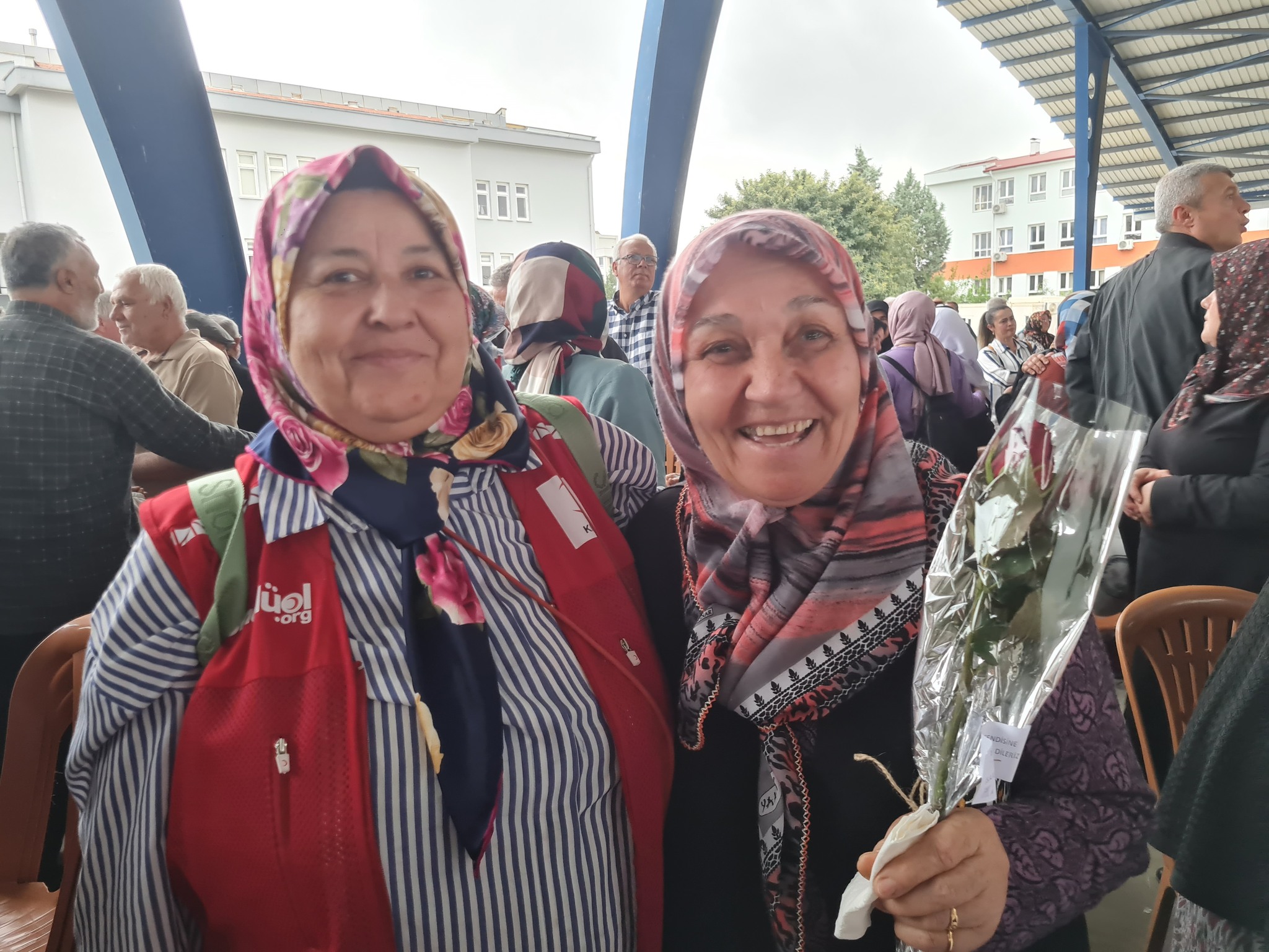 Kadirli’de Hacı Adayları Gözyaşlarıyla Uğurlandı (5)