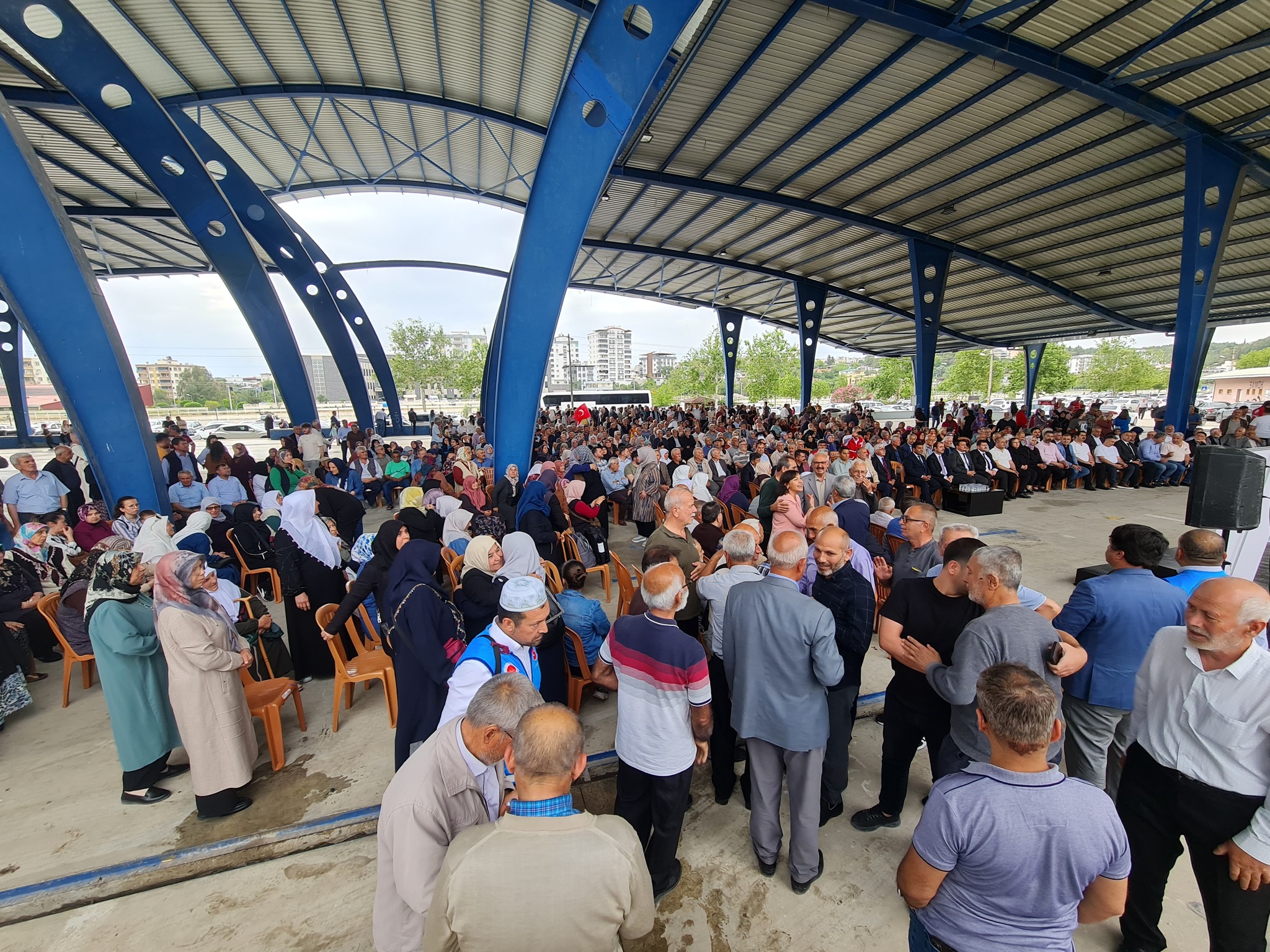 Kadirli’de Hacı Adayları Gözyaşlarıyla Uğurlandı (6)