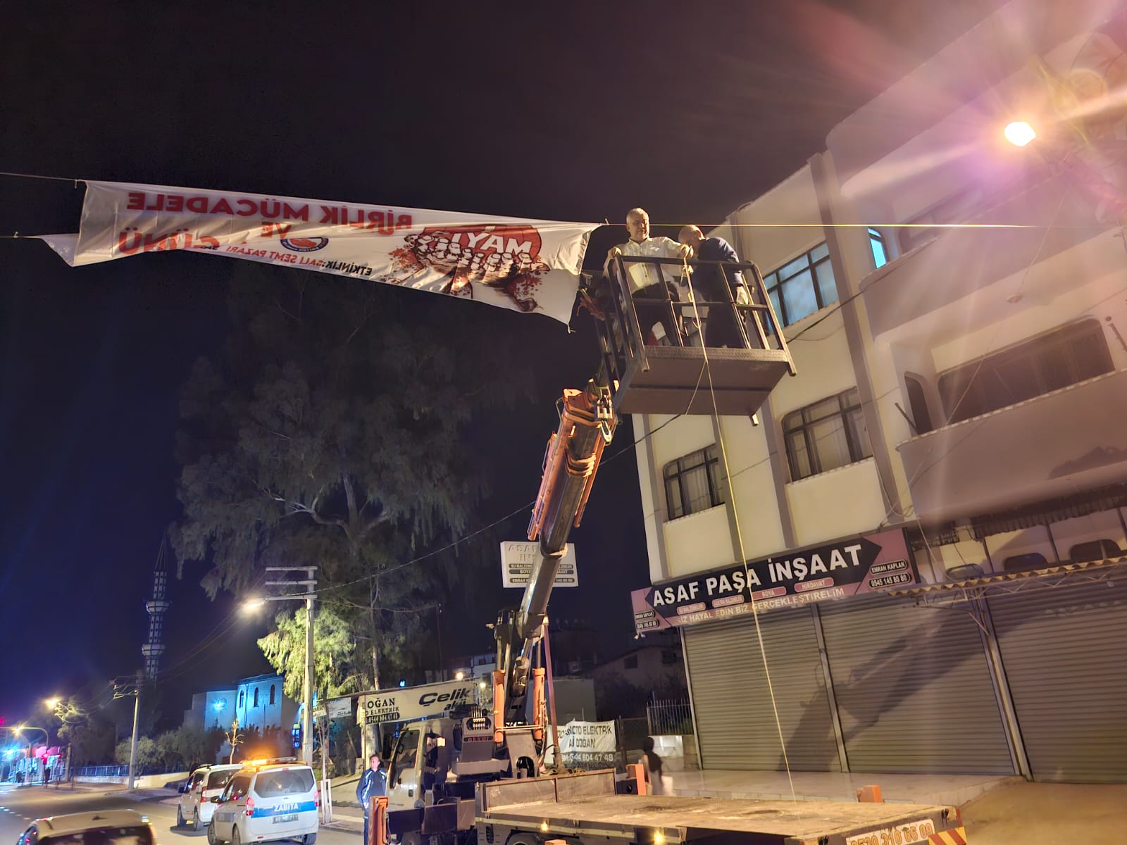 Osmaniye’de 1 Mayıs Coşkusu Semt Pazarında (2)