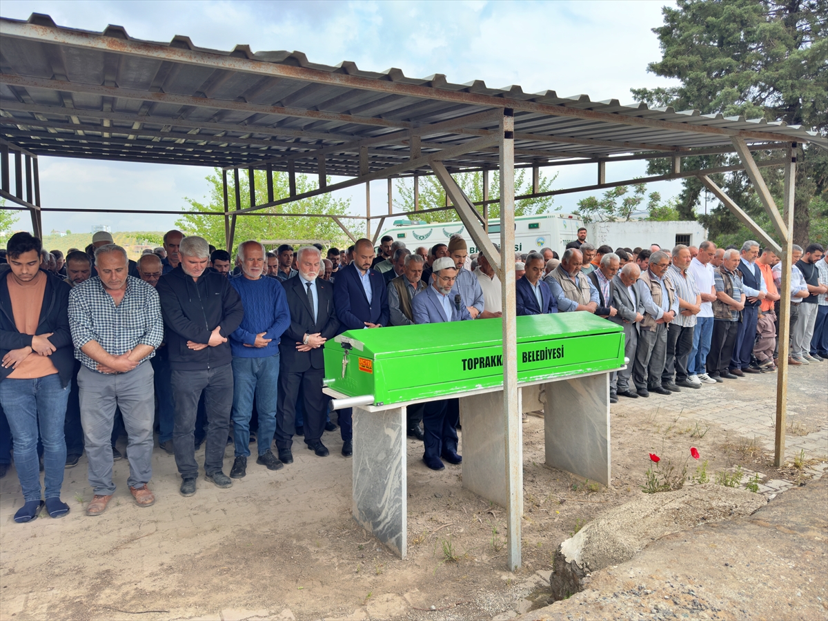 Osmaniye'de Elektrik Akımına Kapılıp Ölen Anne Ve Kızının Cenazeleri Defnedildi (2)