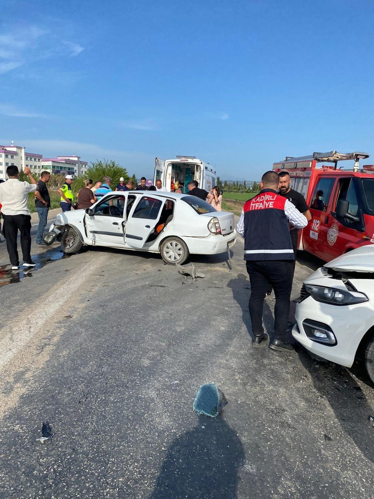 Kadirli Adana Yolunda Kaza 2 Araç Çarpıştı