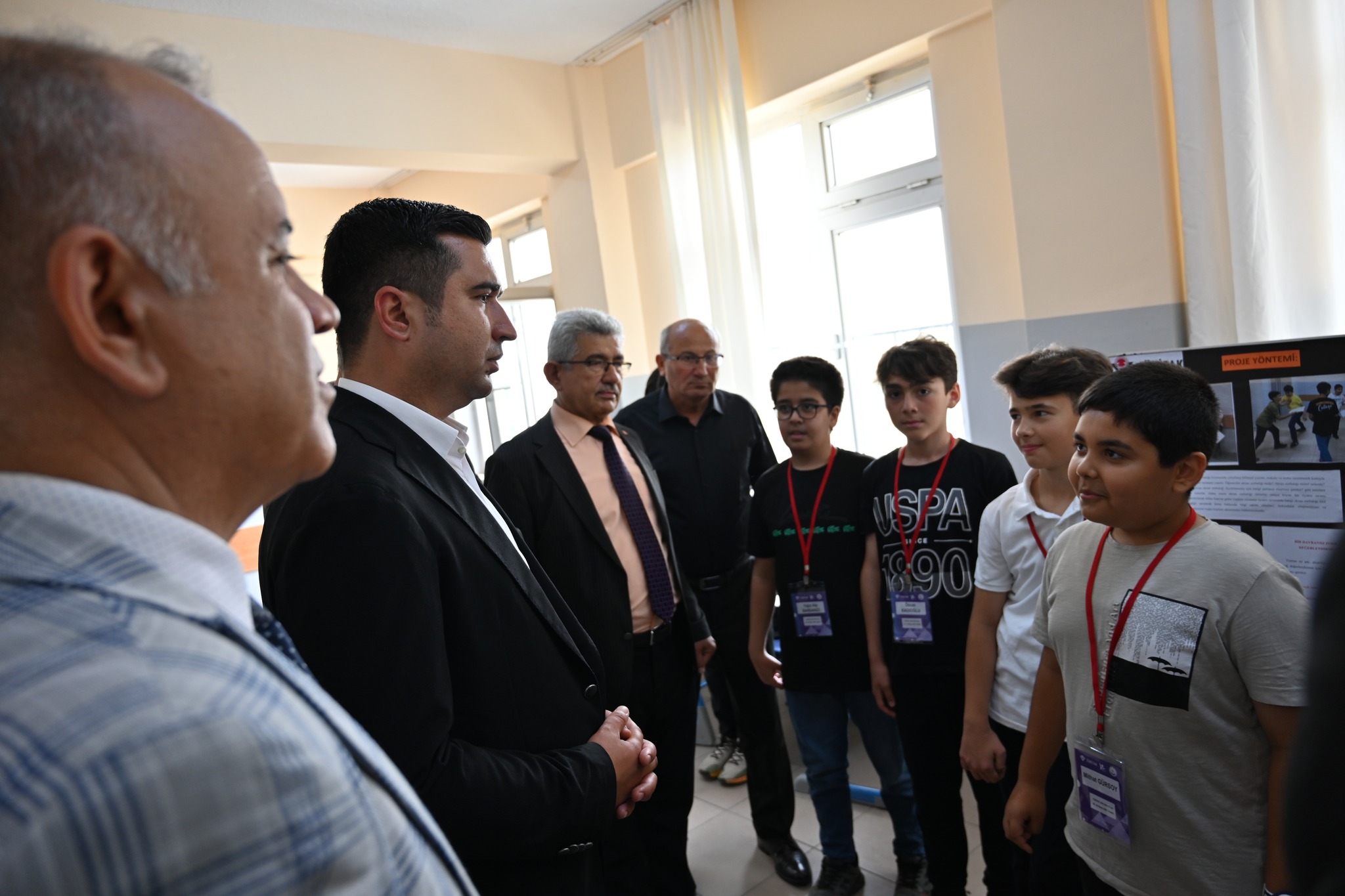 Kadirli’de Bilim Ve Teknoloji Rüzgarı Tübi̇tak 4006 Bilim Fuarı Açıldı (3)