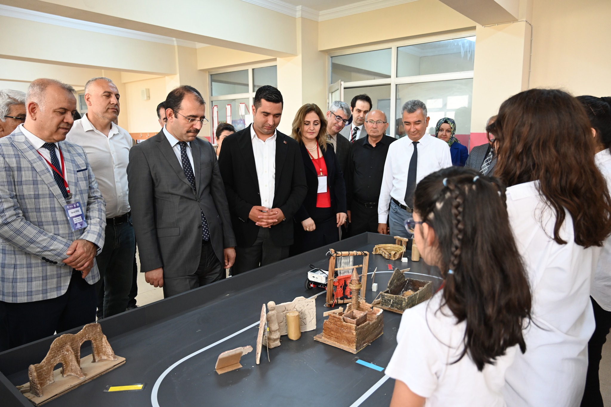 Kadirli’de Bilim Ve Teknoloji Rüzgarı Tübi̇tak 4006 Bilim Fuarı Açıldı (7)
