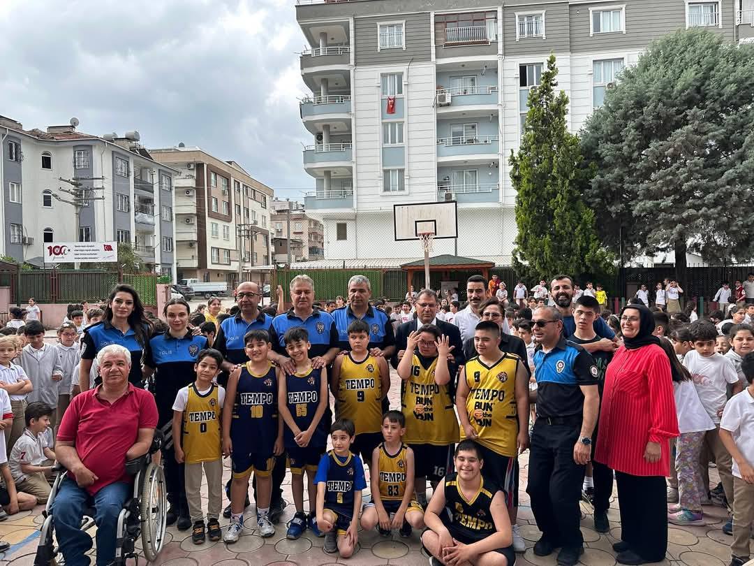 Osmaniyeli Öğrenciler Harçlıklarıyla Engellilere Umut Oldular (1)