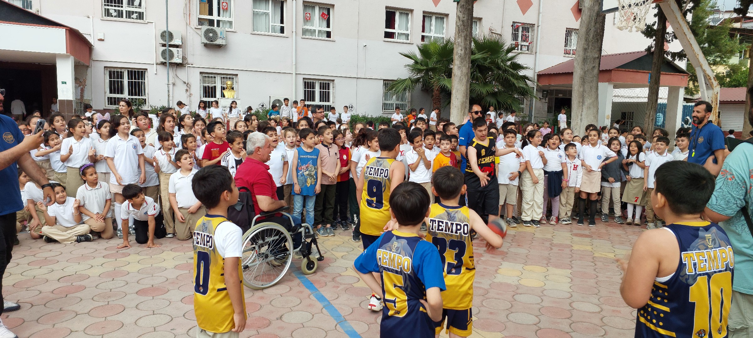Osmaniyeli Öğrenciler Harçlıklarıyla Engellilere Umut Oldular (5)