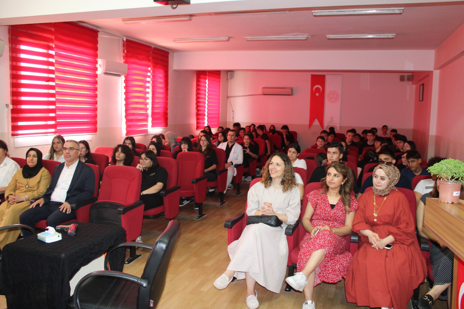 Türk Edebiyatının Roman Kahramanları Osmaniye’de Sahneye Taşındı (8)