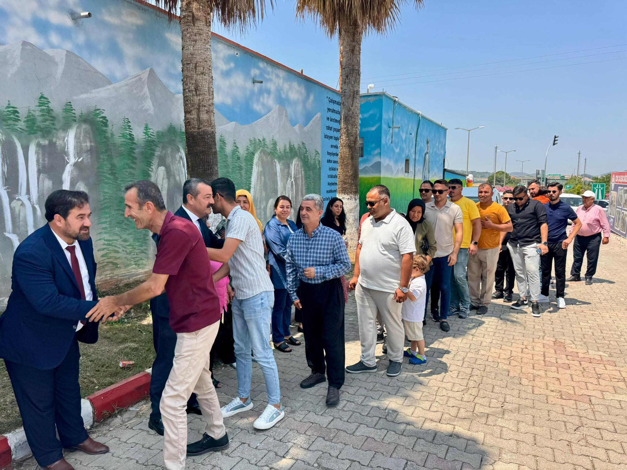 Başkan Aksoy, Hemşehrileriyle Gönül Gönüle Bayramlaştı (13)
