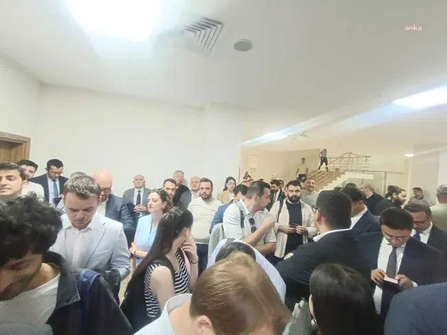 Chp’de ‘Kurultay Davası' Ertelendi2