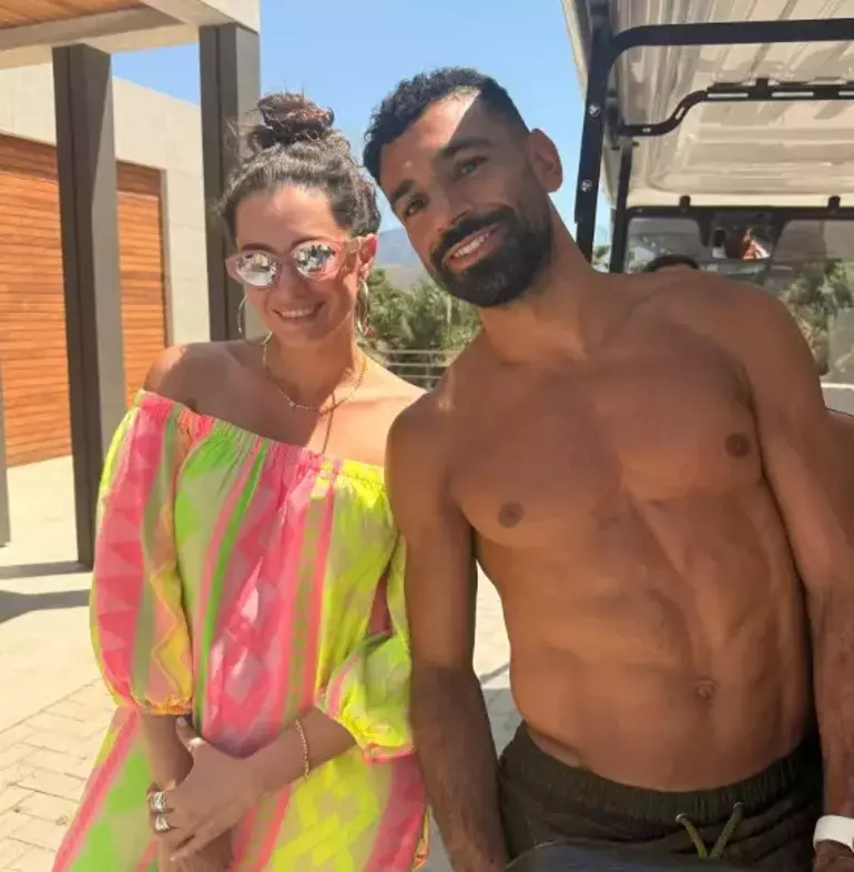 Hande Doğandemir Ve Salah Aynı Karede! (3)