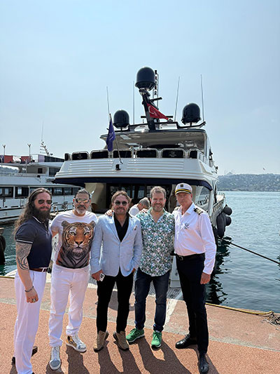 Hollywood Yıldızlarıyla Türk Müziğine Damga (1)