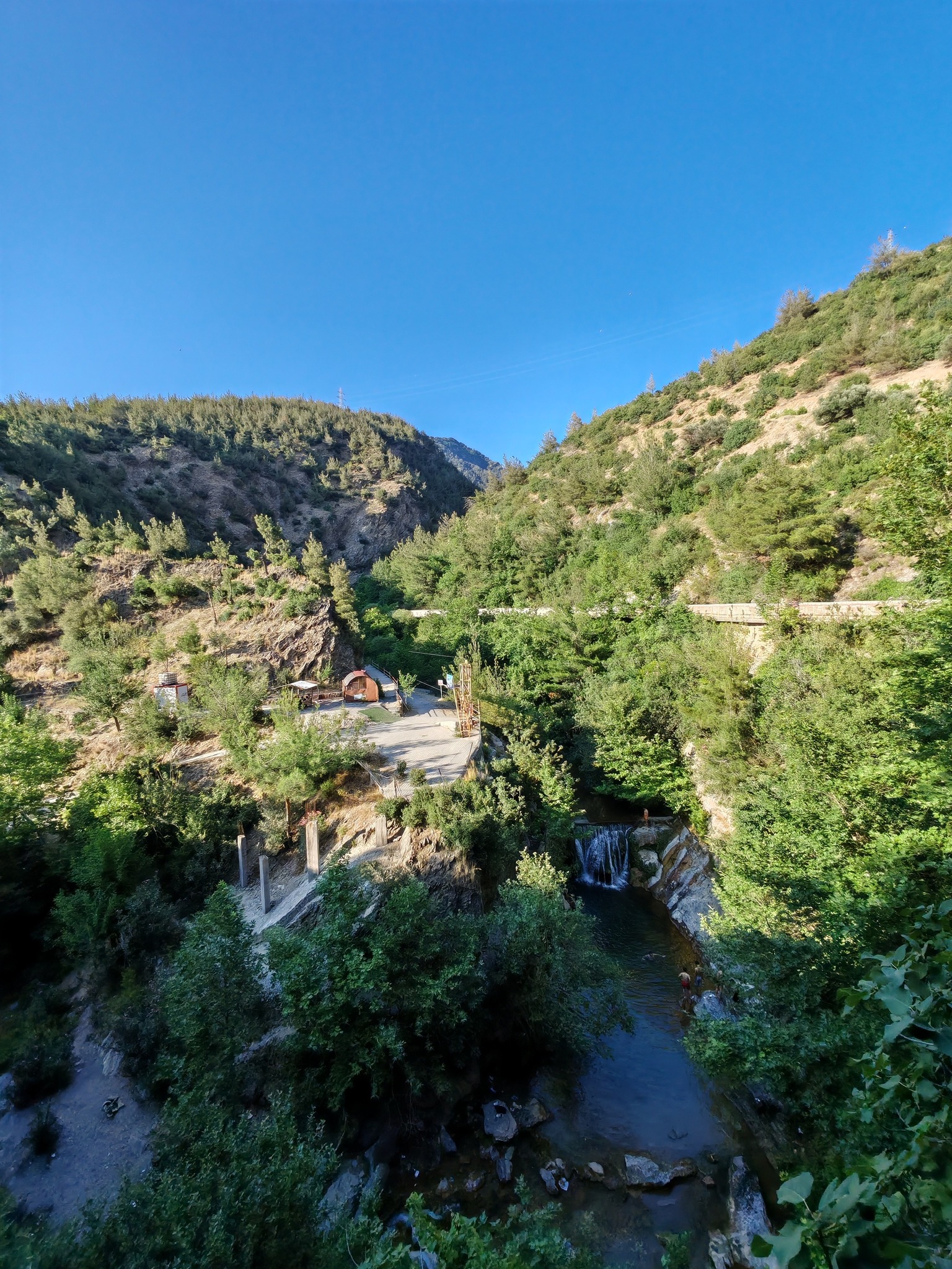 Karasu Şelalesi Doğaseverleri Büyülüyor (6)