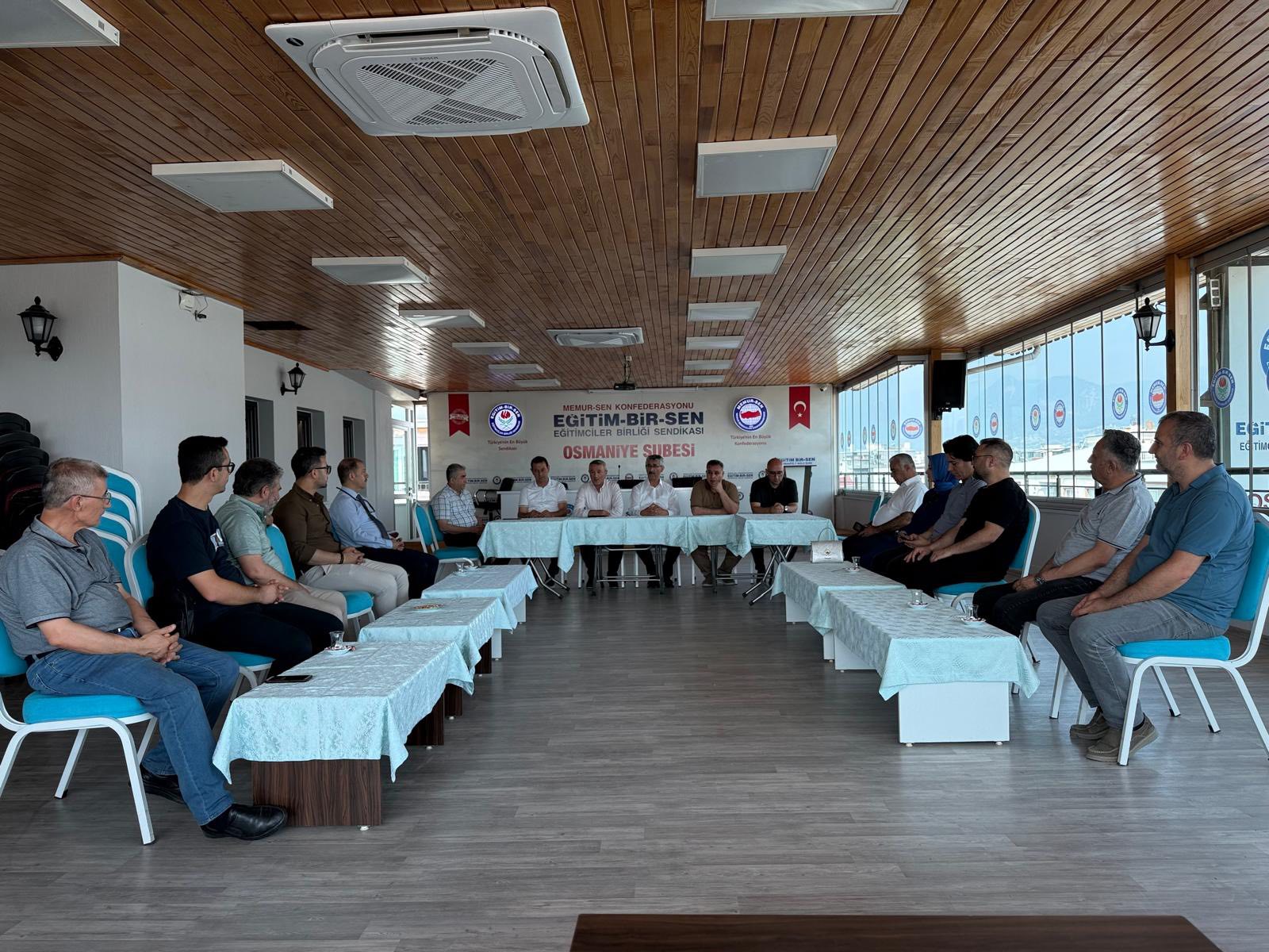 Memur Sen Osmaniye'de Bayramlaşma Buluşması (1)