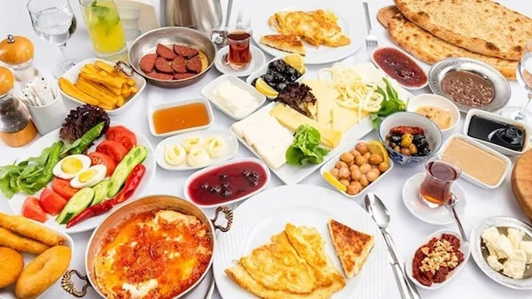 Peynir, Zeytin Ya Da Yumurta Değil