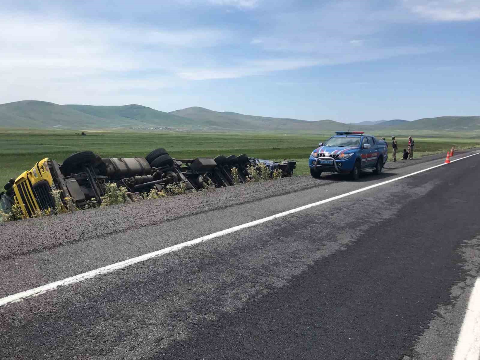 Ardahan Kars Yolunda Tır Kazası2