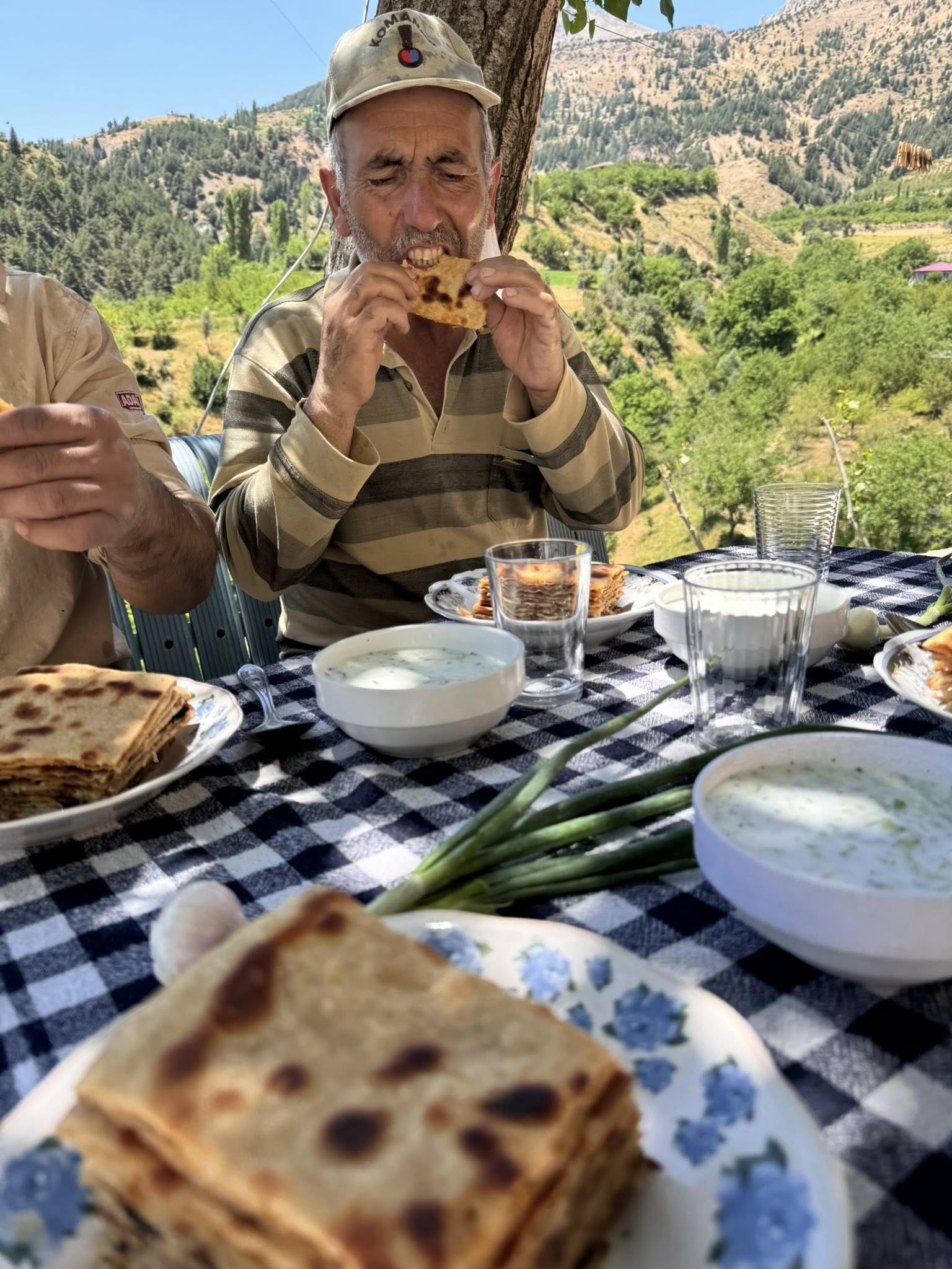 Göksun Berit’in Meşhur Etli Kömbesi Damak Çatlatıyor (6)