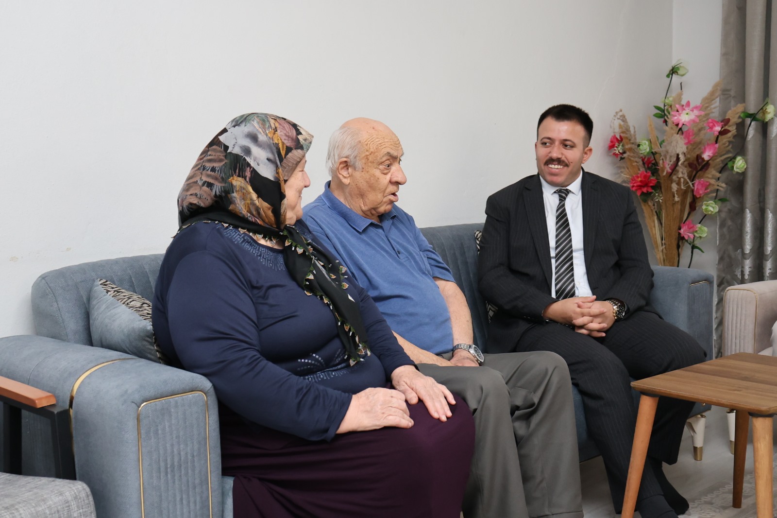 Kaymakam Kadir Yurdagül’den Şehit Selçuk Can’ın Ailesine Anlamlı Ziyaret (1)