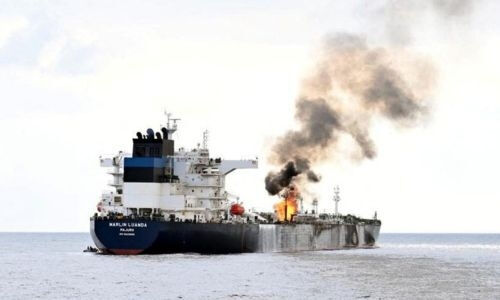 Kızıldeniz'de Vurulan Gemi Batıyor2