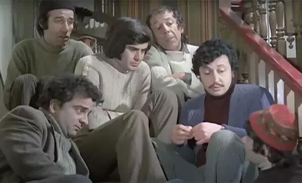Mavi Boncuk Filmi Yeniden Ekranlarda! Türk Sinemasının Efsane Yapımı Hâlâ Gönüllerde (4)