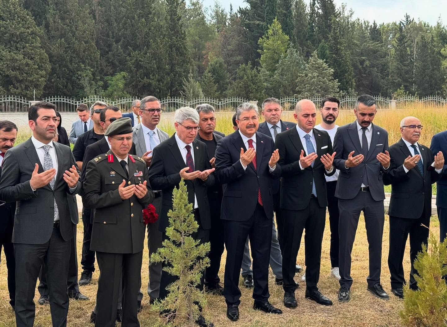 Milletvekili Seydi Gülsoy’dan 15 Temmuz Şehitlik Ziyareti6