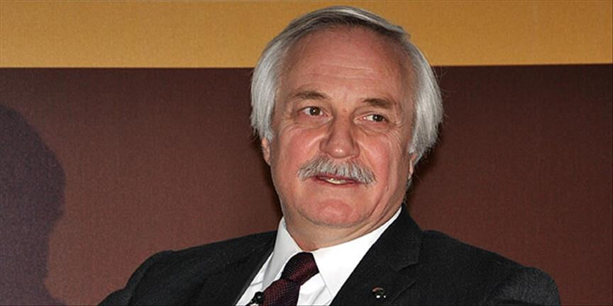 Murat Özçelik Kimdir2