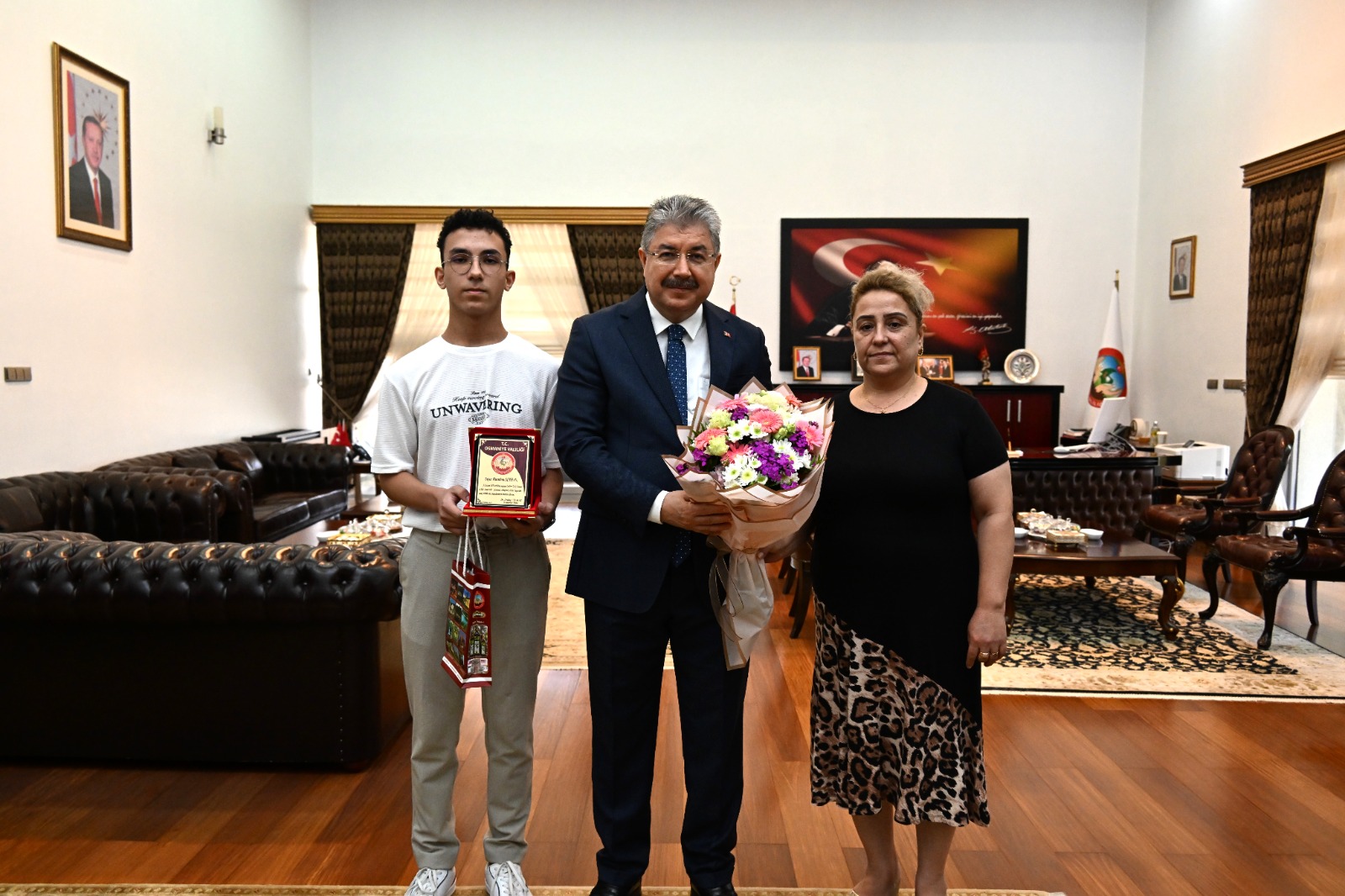 Osmaniye Valisi’nden Lgs Birincilerine Plaket4