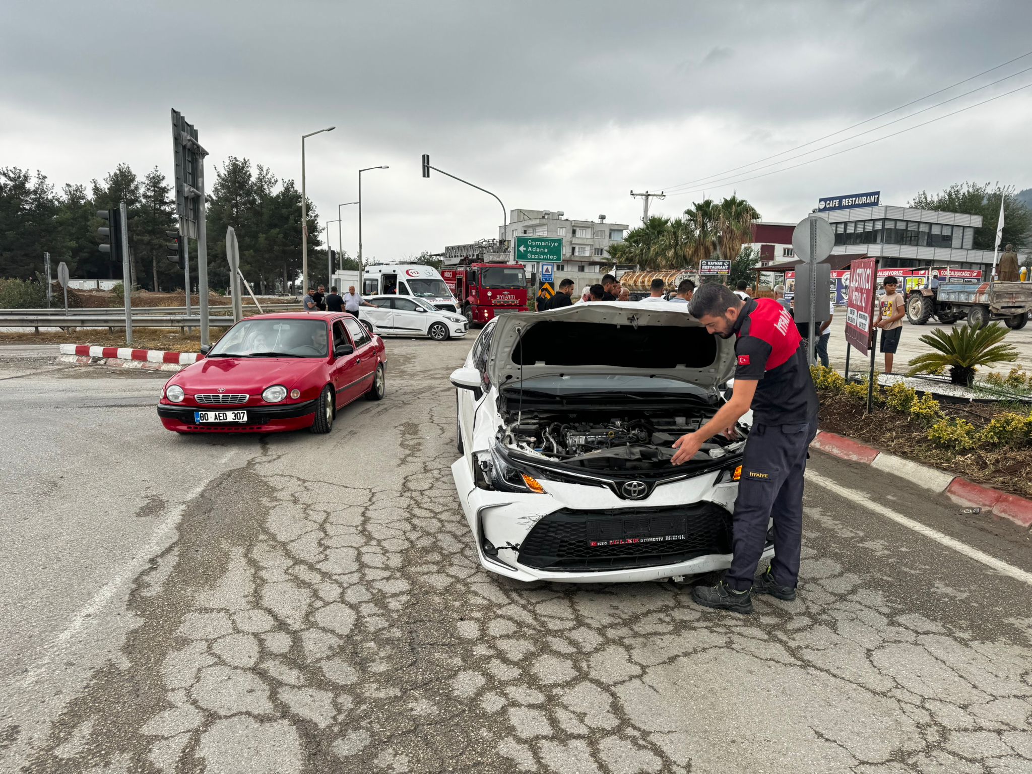 Yarbaşı Otoyol Girişinde Kaza 2 Yaralı5