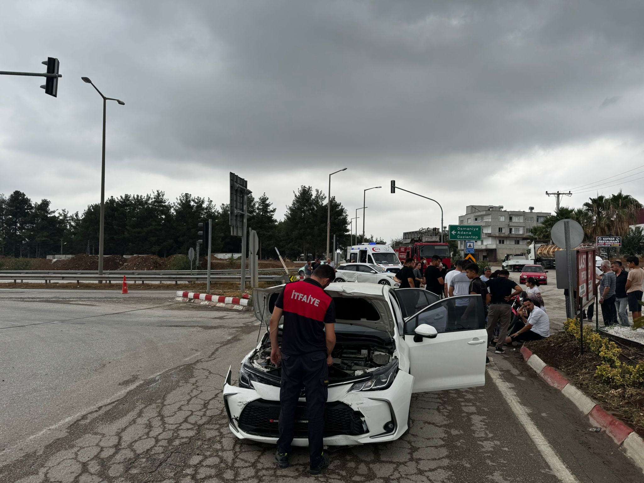 Yarbaşı Otoyol Girişinde Kaza 2 Yaralı6