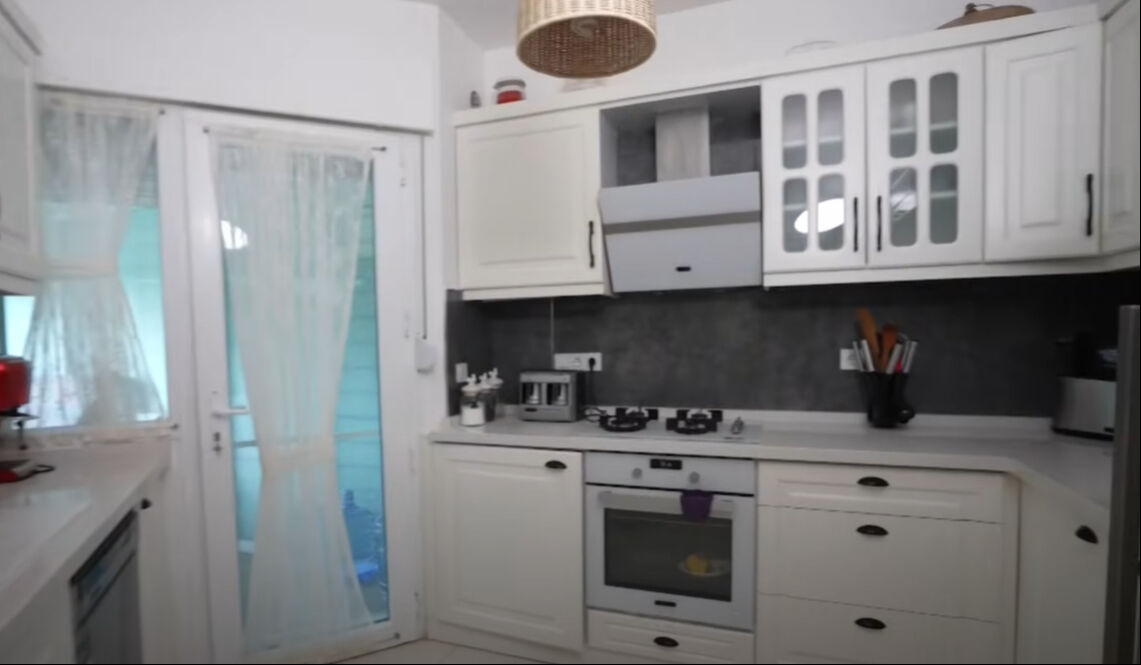 Yılmaz Vural’ın Alaçatı’daki Lüks Villası Gündem Oldu (11)