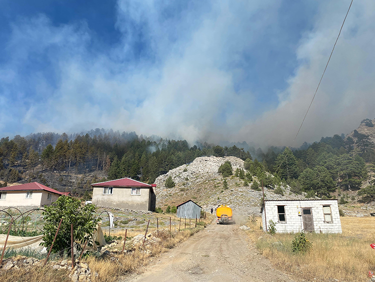 Yurdun Dört Bir Yanında Yangın Alarmı6