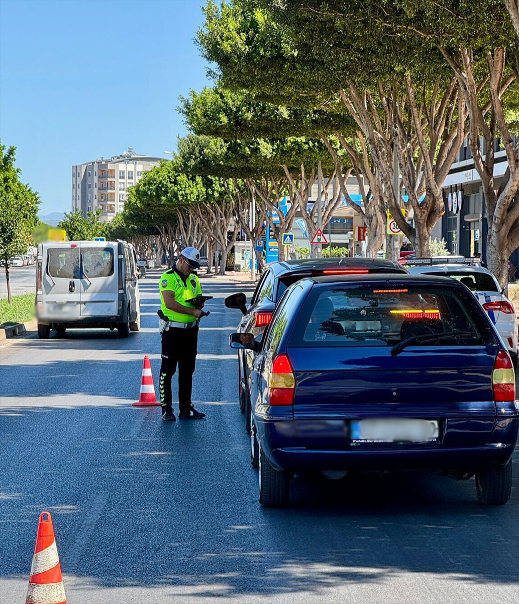 Antalya'da Son Bir Haftada 56 Bin 272 Araç Ve Sürücüye Kapsamlı Trafik Denetimi