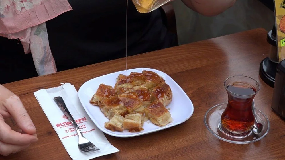 Anzer Balı Börek Turistlerin Gözdesi4