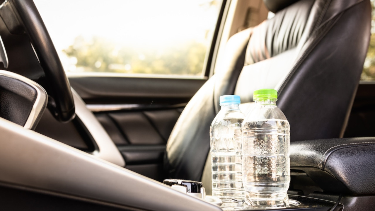 Arabada Bırakılan Su Şişesi Büyük Tehlike (1)