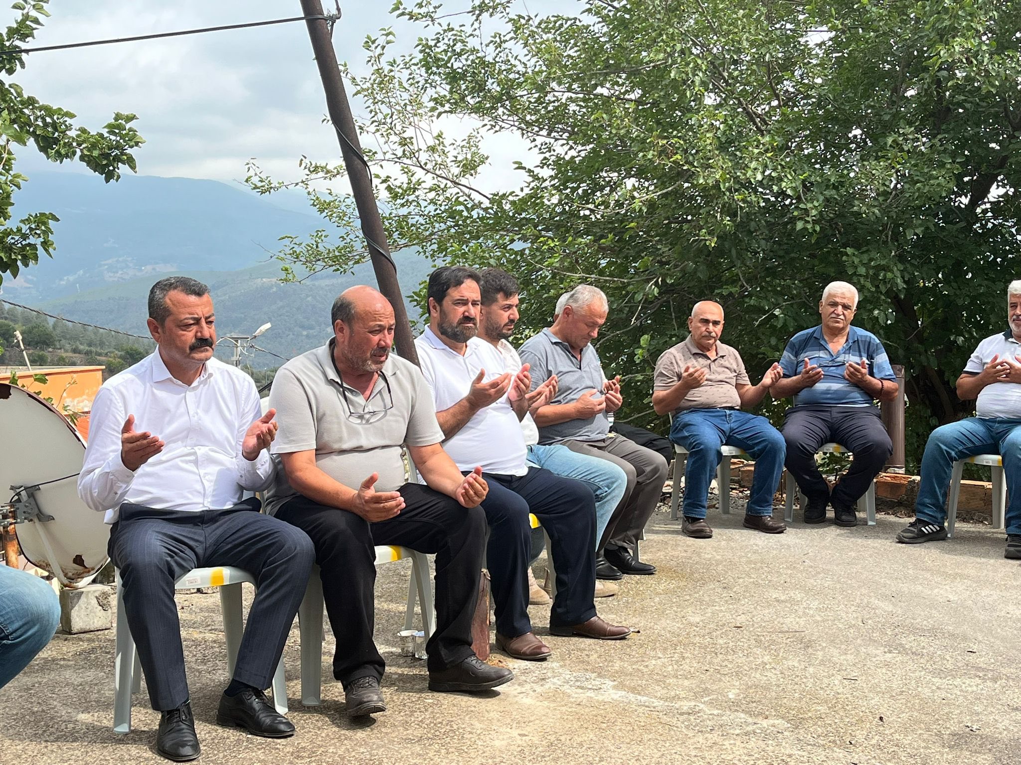 Başkan Aksoy’dan Erdemir Ailesine Taziye Ziyareti3