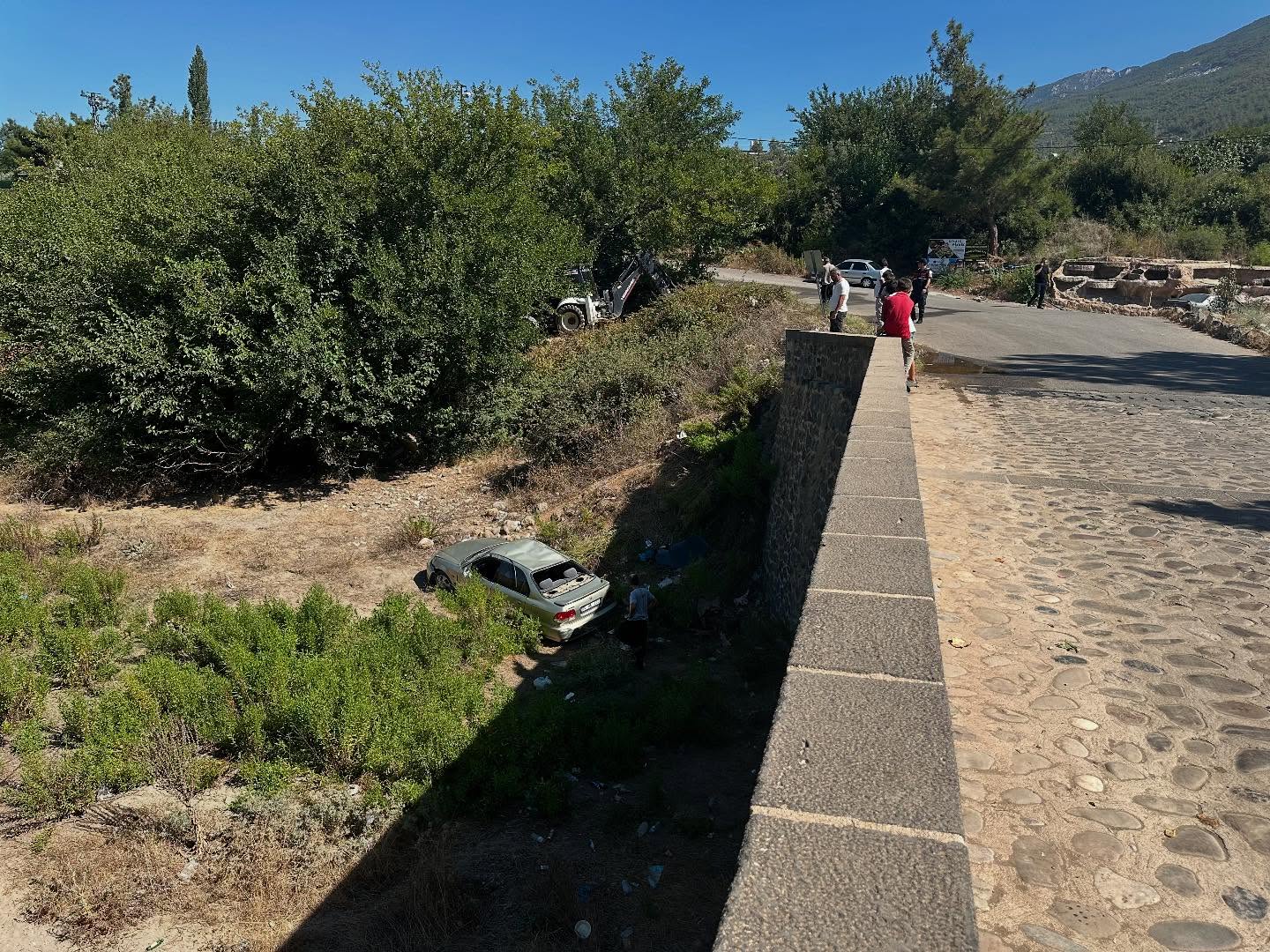 Düziçi’nde Araç Köprüden Uçtu3