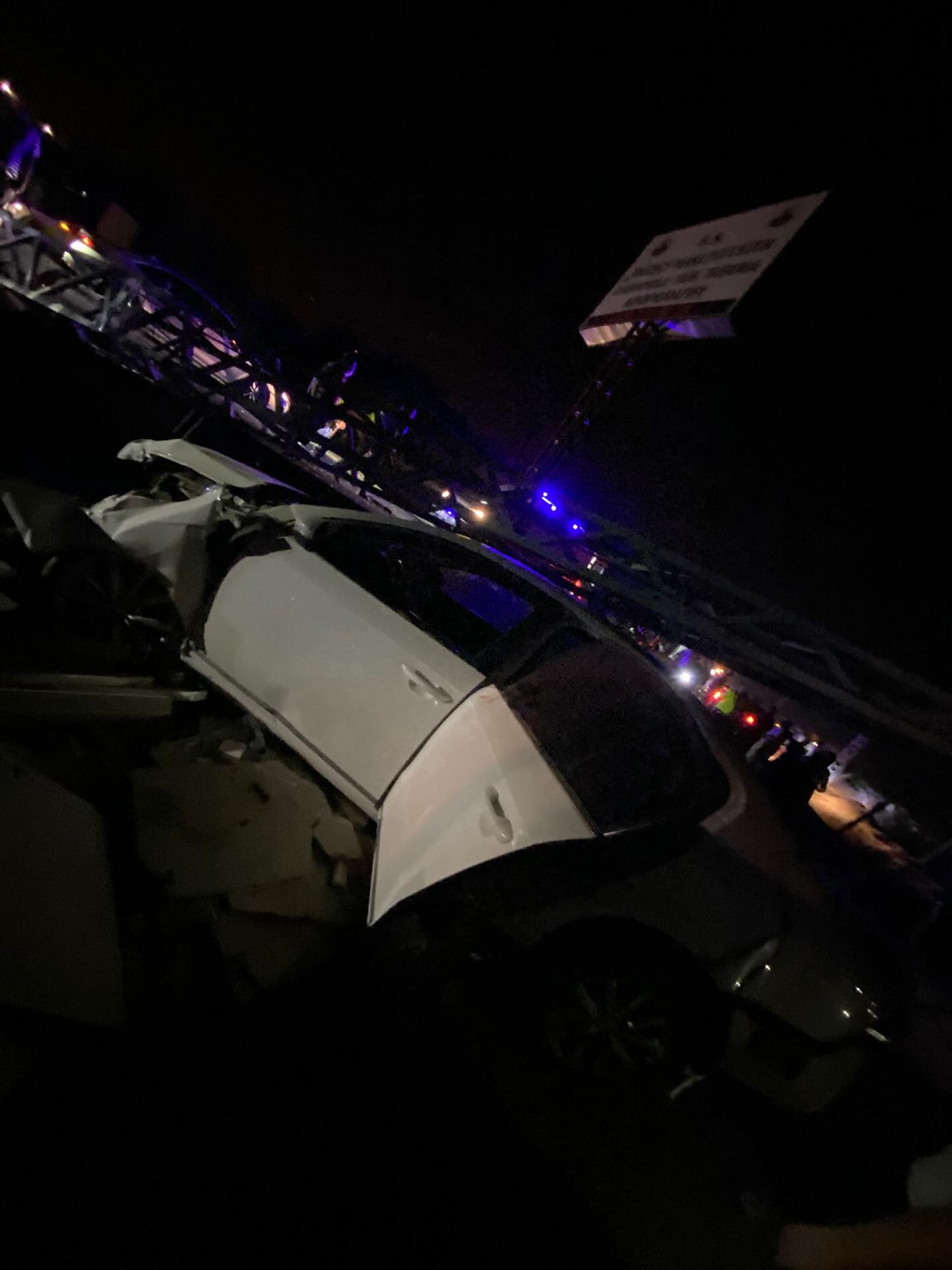 Düziçi’nde Feci Trafik Kazası Araç Direğe Çarptı3