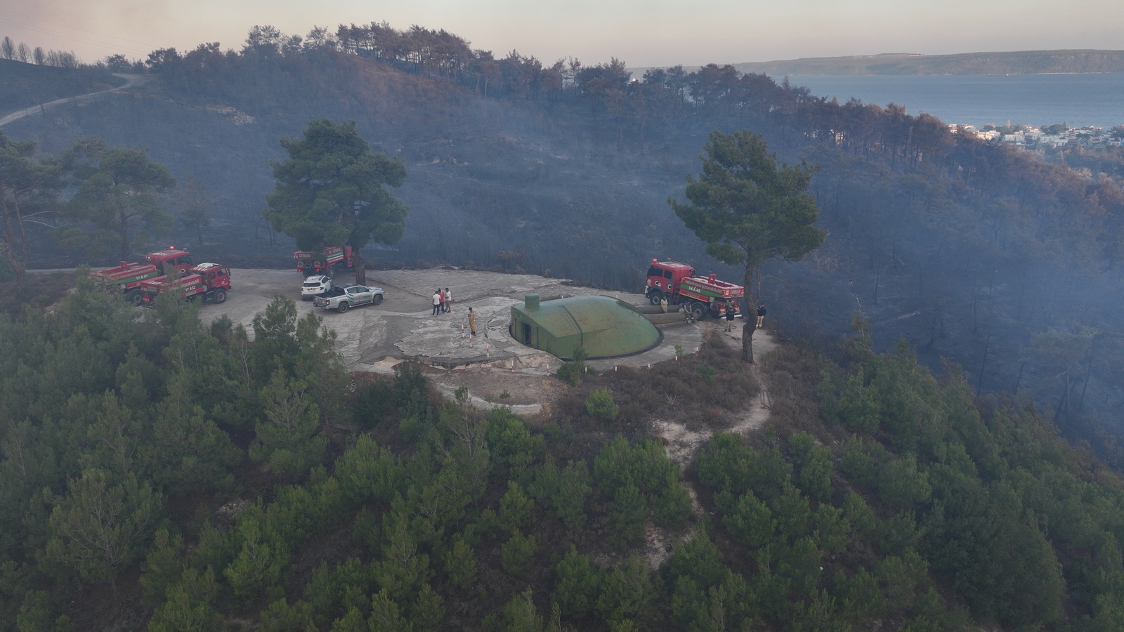 Evler Ve Arabalar Yandı2